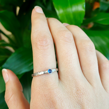 Load image into Gallery viewer, Sapphire Cabochon Ring