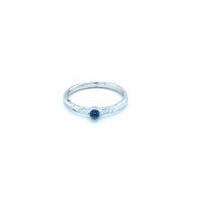 Load image into Gallery viewer, Sapphire Cabochon Ring