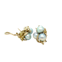 Load image into Gallery viewer, Pearl Cluster Earrings
